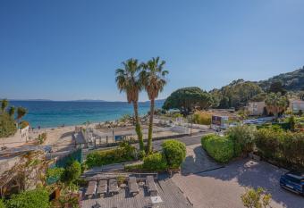Hotel Le Grand Pavois has Balcony rooms