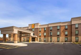 Super 8 by Wyndham St. Louis North has Smoking rooms