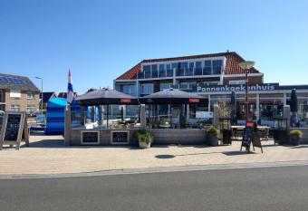 Appartement aan het strand De Zeemeermin has Balcony rooms
