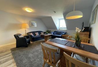 Wiesenweg W16 allows 18 year olds to book a room