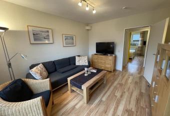 Blauer Blick 12 allows 18 year olds to book a room