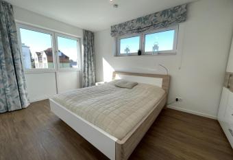 Ferienwohnung F  rdek  nig allows 18 year olds to book a room