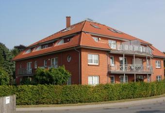 Nautic W14 allows 18 year olds to book a room