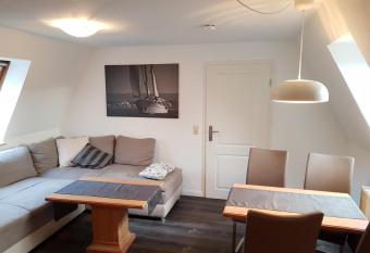 Wiesenweg W17 allows 18 year olds to book a room