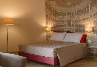 Antico Sipario Boutique Hotel has rooms with a private hot tub