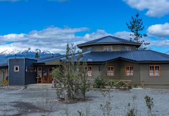 Parque la Pajarera allows 18 year olds to book a room