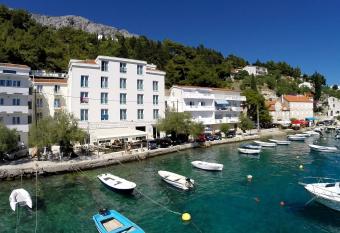 Hotel Pleter has Balcony rooms