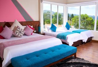 Hotel Mansi  n Barichara has rooms with a private hot tub