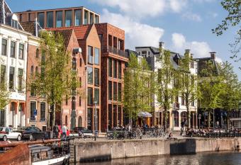 Hotel Miss Blanche allows 18 year olds to book a room