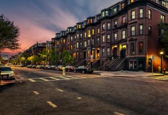 Cheap, Furnished Studio in Downtown Boston #7 allows 18 year olds to book a room