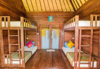 Uma Hostel Lembongan allows 18 year olds to book a room