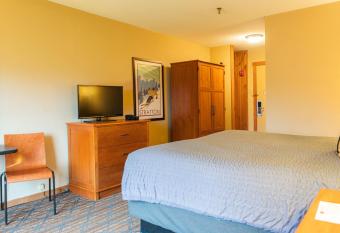 The Black Bear Lodge at Stratton Mountain Resort allows 18 year olds to book a room