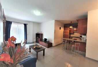 Apartamento Cristi Puerto Santiago allows 18 year olds to book a room