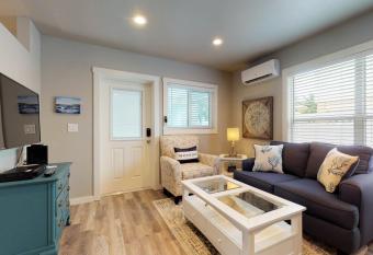 South Bay Inn has Balcony rooms