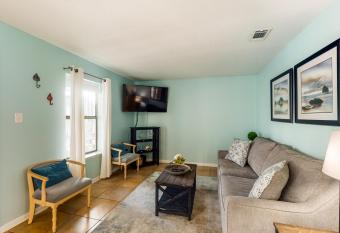 Ocean Reef Condos has Balcony rooms