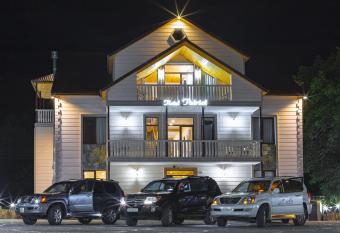 Hotel Patriot has Balcony rooms