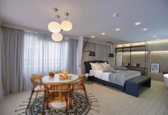 Sweet Home Hotel allows 18 year olds to book a room