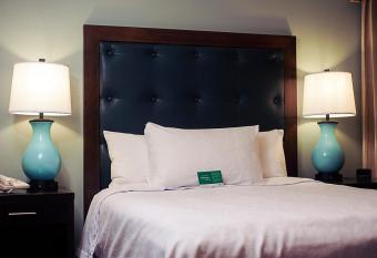 Homewood Suites by Hilton Lexington Fayette Mall has rooms with a private hot tub