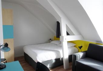 R  sidence Little S  vign   allows 18 year olds to book a room