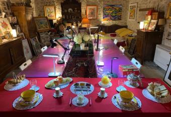 La Maison du Peintre en Provence allows 18 year olds to book a room