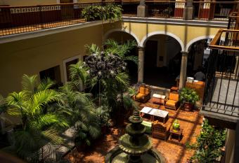 Hotel San Francisco Plaza allows 18 year olds to book a room