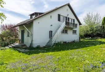 Zurich Airport Apartment Loft 45m2 free Parking, Airport Drive Service, separate Kitchen has Balcony rooms