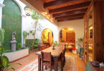 Casa de la Noche has Balcony rooms