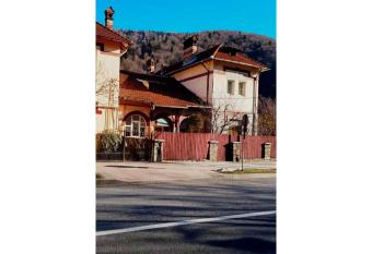 Vaso apartament has Balcony rooms