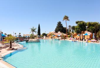 Makronisos Village has Balcony rooms