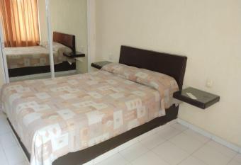 HOTEL PARAISO ACAPULCO allows 18 year olds to book a room