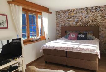 Apartment Allegra allows 18 year olds to book a room