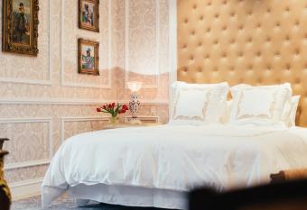 Mansion on Sutter has rooms with a private hot tub