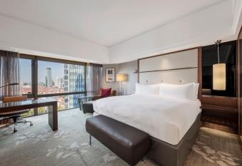 InterContinental Shanghai Pudong, an IHG Hotel has rooms with a private hot tub