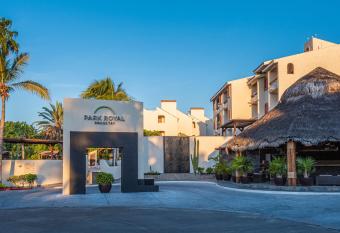 Park Royal Homestay Los Cabos has Balcony rooms