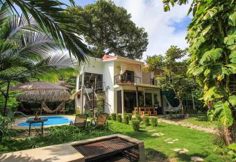 El Chante Surf House has Balcony rooms