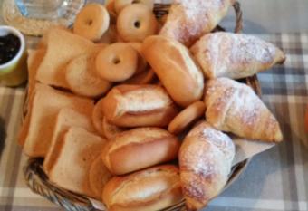 Il Colibr   Bed&Breakfast allows 18 year olds to book a room