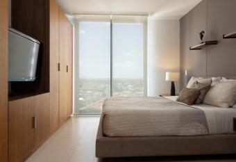 Depto de Lujo en el Centro QRO allows 18 year olds to book a room