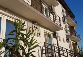 Ema has Balcony rooms