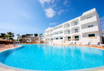 Gavimar Ariel Chico Hotel and Apartments has Balcony rooms