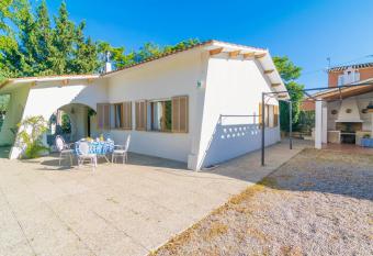Es Baladre has Balcony rooms