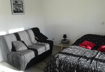 Ducs Insolite has Balcony rooms