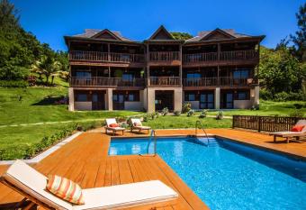 Santosha Barbados has Balcony rooms