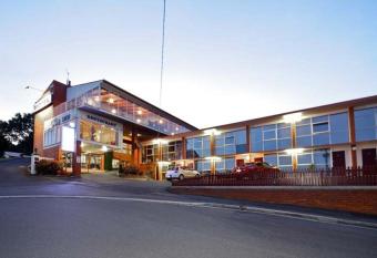 Wellers Inn allows 18 year olds to book a room