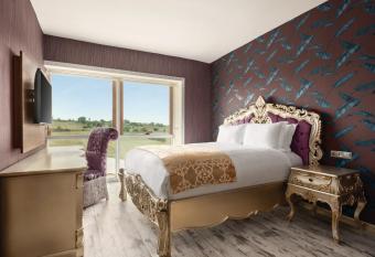 Wyndham Cerkezkoy has Smoking/Balcony rooms