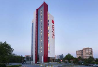 Ramada Plaza by Wyndham Istanbul Atakoy has Smoking rooms