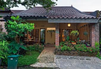 Pondok Pakuan has Balcony rooms