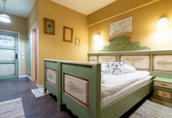 Kastel Transylvania has Balcony rooms