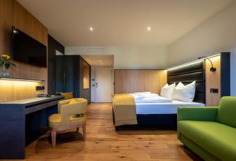 Augsburg Hotel Sonnenhof has Balcony rooms