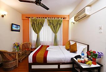 Hotel Pleasure Home has Balcony rooms