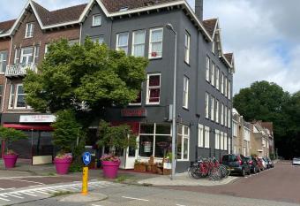 Hotel Isis has Balcony rooms